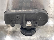 Load image into Gallery viewer, WHEEL RIM F250SD Pickup F350SD Pickup 09-16 18x8 ALUM 18x8, 8 lug, 170mm - NW491339