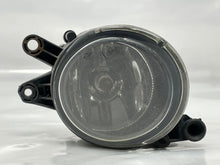 Load image into Gallery viewer, FOG LIGHT Audi A4 2002 02 2003 03 2004 04 05 Right - NW81863