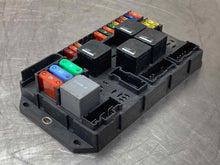 Load image into Gallery viewer, FUSE BOX Jaguar Vanden Pl XJ XJL XJR 2010 10 2011 11 2012 12 - NW355433