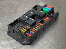 Load image into Gallery viewer, FUSE BOX Jaguar Vanden Pl XJ XJL XJR 2010 10 2011 11 2012 12 - NW355433