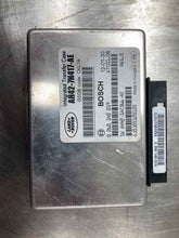 Load image into Gallery viewer, TRANSFER CASE CONTROL MODULE COMPUTER LR4 Range Rover Rover Sport 10-13 - NW355428
