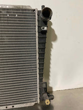 Load image into Gallery viewer, RADIATOR Ford F150 Pickup 2003 03 2004 04 - NW131692