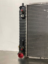 Load image into Gallery viewer, RADIATOR Ford F150 Pickup 2003 03 2004 04 - NW131692