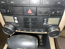 Load image into Gallery viewer, FRONT TEMPERATURE CONTROLS Volkswagen Touareg 2005 05 2006 06 Automatic - NW495414