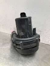 Load image into Gallery viewer, AIR INJECTION PUMP SMOG BMW 325i 328i 330i 323i 1999 99 00 01 02 03 04 05 - NW366922