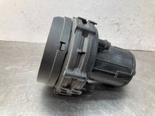 Load image into Gallery viewer, AIR INJECTION PUMP SMOG BMW 325i 328i 330i 323i 1999 99 00 01 02 03 04 05 - NW366922
