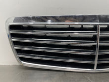 Load image into Gallery viewer, GRILL CLK320 CLK430 CLK55 1998 98 1999 99 00 01 02 03 - NW357568
