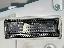 Load image into Gallery viewer, Speedometer Cluster HIGHLANDER 2008 - NW501666