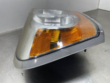 Load image into Gallery viewer, HEADLIGHT LAMP ASSEMBLY Dodge Durango 2004 04 2005 05 Right - NW358457