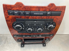 Load image into Gallery viewer, FRONT TEMPERATURE CONTROLS Commander Grand Cherokee 05 06 07 - NW503744