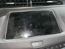 Load image into Gallery viewer, Info-Gps Screen Cadillac XT4 2019 - NW532066