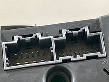 Load image into Gallery viewer, Speedometer Cluster Volkswagen Routan 2009 - NW162248