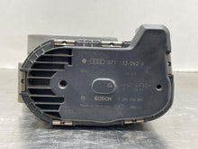 Load image into Gallery viewer, THROTTLE BODY Audi A6 RS4 A8 A6 01 02 03 04 05 06 - 09 - NW532635
