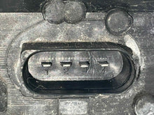 Load image into Gallery viewer, OUTER TAIL LIGHT LAMP Touareg 2004 04 2005 05 2006 06 Right - NW532643