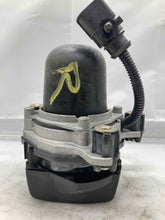 Load image into Gallery viewer, AIR INJECTION PUMP SMOG Cayenne 2003 03 2004 04 2005 05 2006 06 Right - NW8254