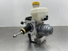 Load image into Gallery viewer, ABS Pump Alfa Romeo Stelvio 2018 - NW536825