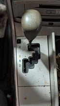 Load image into Gallery viewer, Floor Shifter Toyota Avalon 2006 - NW360296