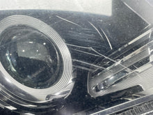Load image into Gallery viewer, Headlight Lamp Assembly Land Rover LR4 2016 - NW533859