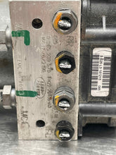 Load image into Gallery viewer, ABS Pump Land Rover LR4 2016 - NW533485
