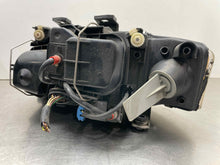 Load image into Gallery viewer, HEADLIGHT LAMP ASSEMBLY Audi A6 2002 02 2003 03 2004 04 Right - NW361663