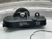 Load image into Gallery viewer, WHEEL RIM Jeep Grand Cherokee 11 12 13 18x8 18x8, 5 lug, 5" - NW539488