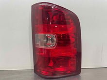 Load image into Gallery viewer, TAIL LIGHT LAMP Silverado 1500 Pickup Silverado 2500 07-14 Right - NW534837