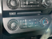 Load image into Gallery viewer, Temperature Controls FORD F350SD PICKUP 2017 - NW533100