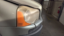 Load image into Gallery viewer, HEADLIGHT LAMP ASSEMBLY Volvo XC90 03 04 05 06 07 08 09 Right - NW362583