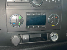 Load image into Gallery viewer, REAR TEMPERATURE CONTROLS Silverado 1500 Pickup Silverado 07-09 - NW564024