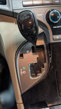 Load image into Gallery viewer, Floor Shifter Toyota Venza 2010 - NW364279
