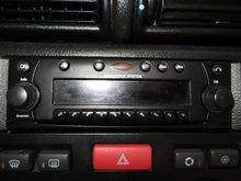 Load image into Gallery viewer, RADIO Freelander Discovery 2002 02 2003 03 2004 04 05 - NW139473