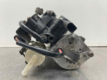 Load image into Gallery viewer, SUSPENSION AIR COMPRESSOR PUMP Vanden Pl XJ XJ8 XJ8L XJL XJR 04-09 - NW537236