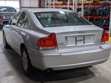 Load image into Gallery viewer, CARRIER ASSEMBLY S60 V70 S80 2003 03 04 05 - 08 Rear - NW241091