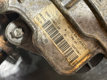 Load image into Gallery viewer, TRANSFER CASE Vanden Pl XF XFR XJ XJL 2013 13 2014 14 2015 15 - NW366006