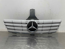 Load image into Gallery viewer, GRILLE Mercedes-Benz C230 C240 C320 C55 2005 05 - NW539732
