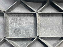 Load image into Gallery viewer, GRILLE Mercedes-Benz C230 C240 C320 C55 2005 05 - NW539732
