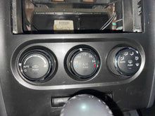 Load image into Gallery viewer, Temperature Controls CHALLENGER 2012 - NW541375