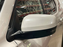 Load image into Gallery viewer, Side View Door Mirror Honda Pilot 2023 - NW542641