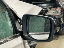 Load image into Gallery viewer, Side View Door Mirror Honda Pilot 2023 - NW542560