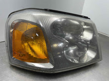 Load image into Gallery viewer, HEADLIGHT LAMP ASSEMBLY Envoy Envoy XL Envoy XUV 2002-2009 Right - NW368239