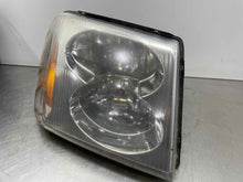 Load image into Gallery viewer, HEADLIGHT LAMP ASSEMBLY Envoy Envoy XL Envoy XUV 2002-2009 Right - NW368239