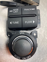 Load image into Gallery viewer, Radio Nissan Armada 2013 - NW369009