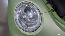 Load image into Gallery viewer, HEADLIGHT LAMP ASSEMBLY Beetle 98 99 00 01 02 03 04 05 Right - NW369377