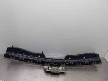 Load image into Gallery viewer, Grille SUBURBAN 1500 2013 - NW369888