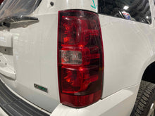 Load image into Gallery viewer, TAIL LIGHT LAMP Suburban 1500 Suburban 2500 Tahoe 2007-2014 Right - NW545444