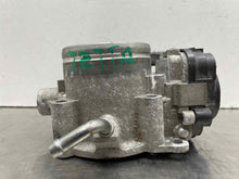 Load image into Gallery viewer, THROTTLE BODY Vw Beetle Jetta Rabbit 05 - 07 - NW371176