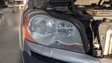 Load image into Gallery viewer, HEADLIGHT LAMP ASSEMBLY Volvo XC90 03 04 05 06 07 08 09 Right - NW370837
