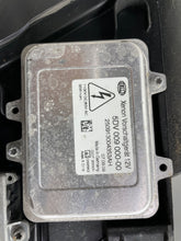 Load image into Gallery viewer, HEADLIGHT LAMP ASSEMBLY BMW 528i 535i 550i M5 08 09 10 Right - NW371982