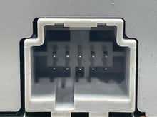 Load image into Gallery viewer, RADIO Lincoln MKZ 2013 13 2014 14 AM FM CD MP3 - NW547006