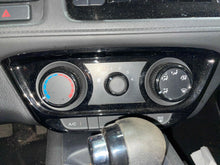 Load image into Gallery viewer, TEMPERATURE CONTROLS HONDA HR-V 2016 16 - NW546741